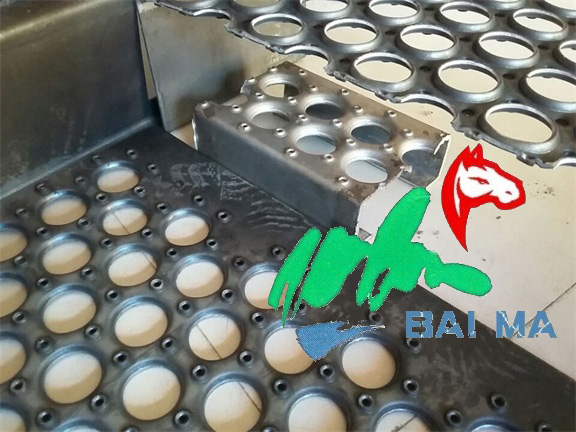 魚眼型圓孔防滑板